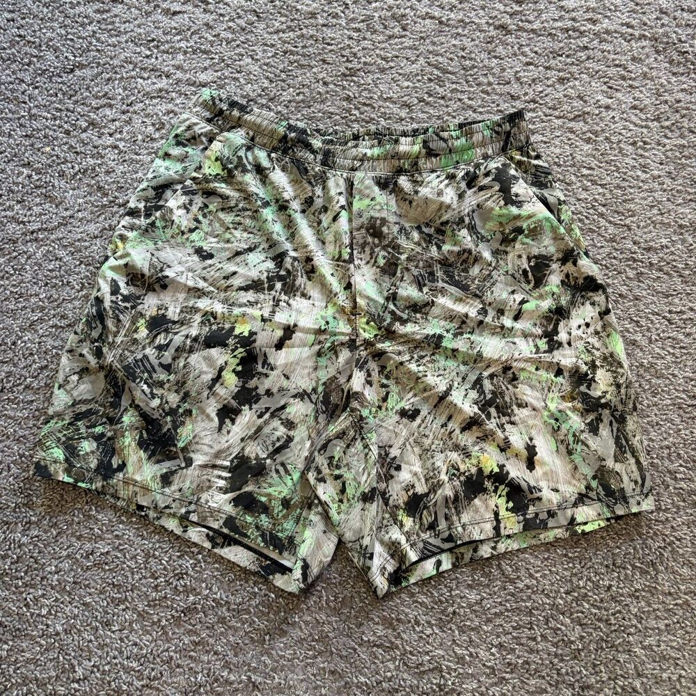 Lululemon Pace Breaker Linerless Shorts 7” Impulse Green Multi Men’s Medium